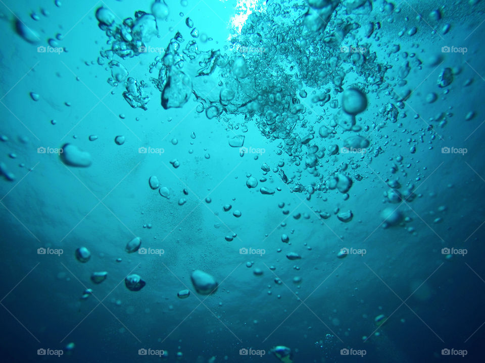 Bubbles  in the ocean 