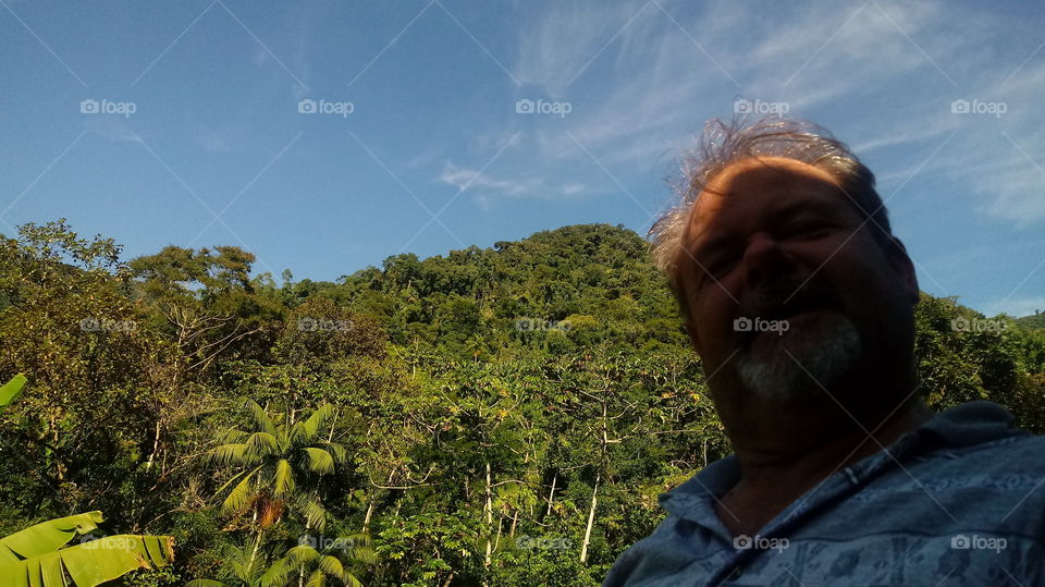 Vale monte céu azul