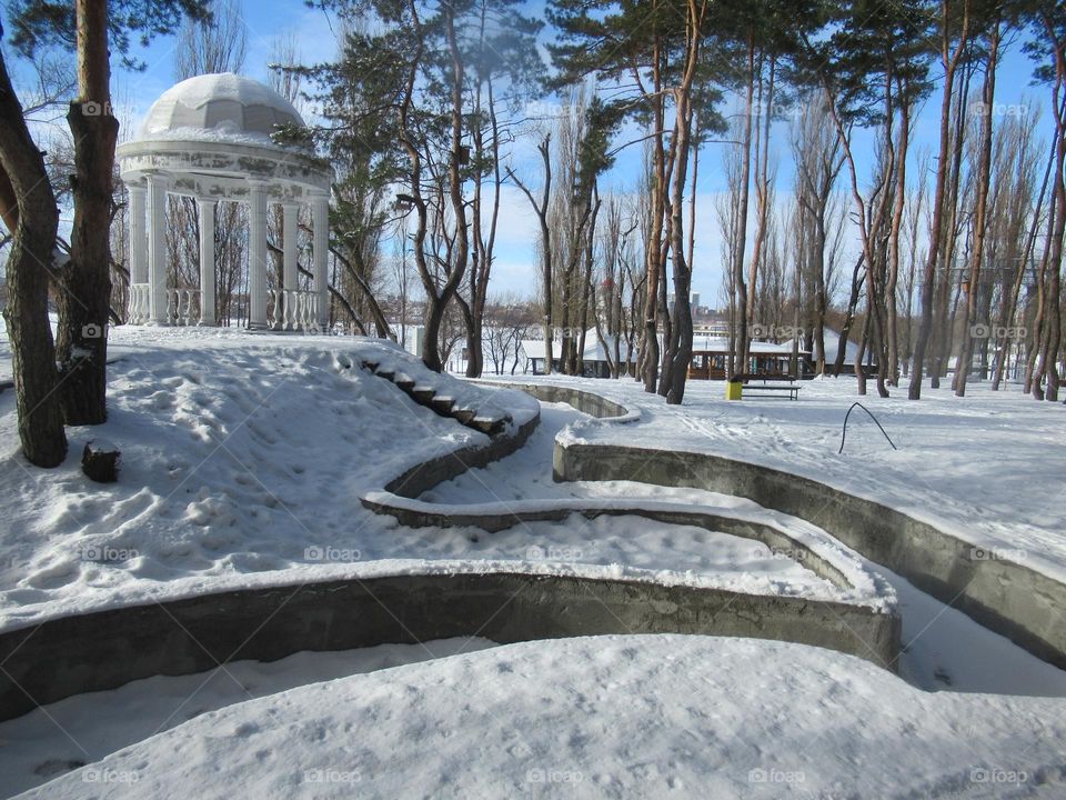 winter frosty day in February, a walk in the park by the river, Voronezh city, Russia