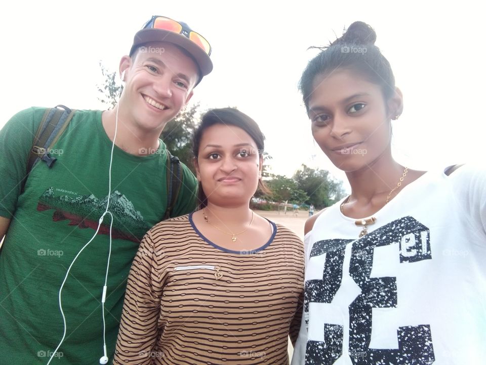 Meet the beautiful and handsome tourists in lanka i like to will meet their