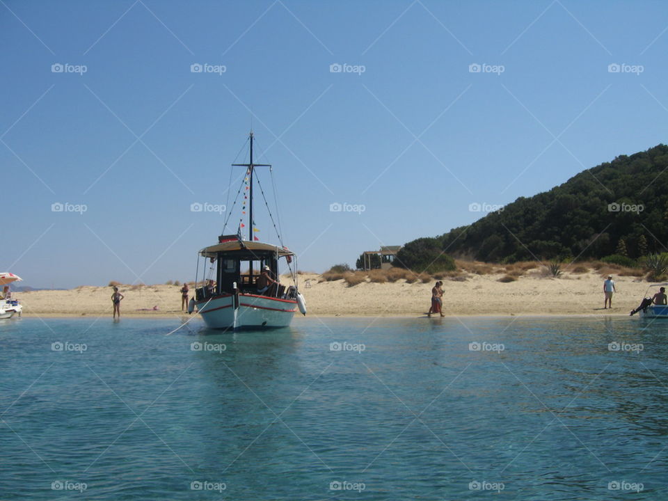 excursion boat on marathonisi island