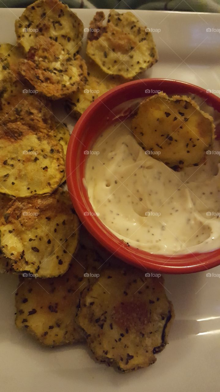 zucchini chips and dip