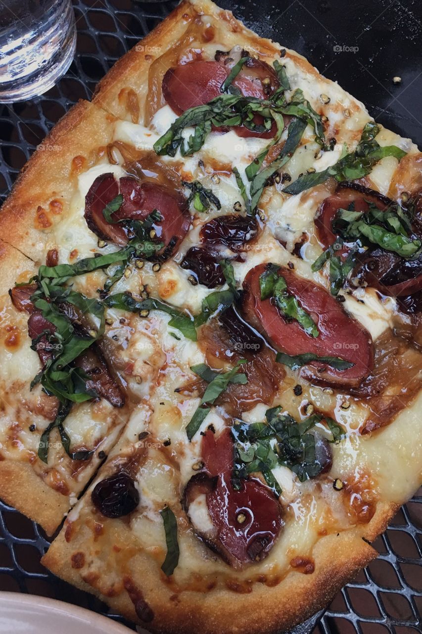 Duck bacon pizza. 