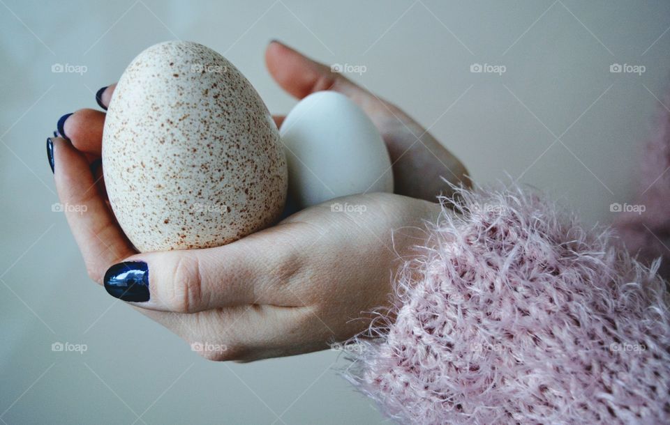 eggs Easter in hands