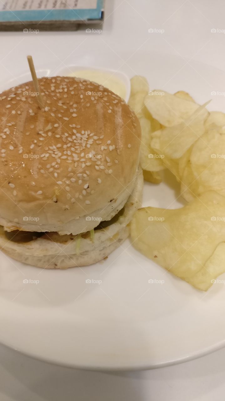 Burger with chips