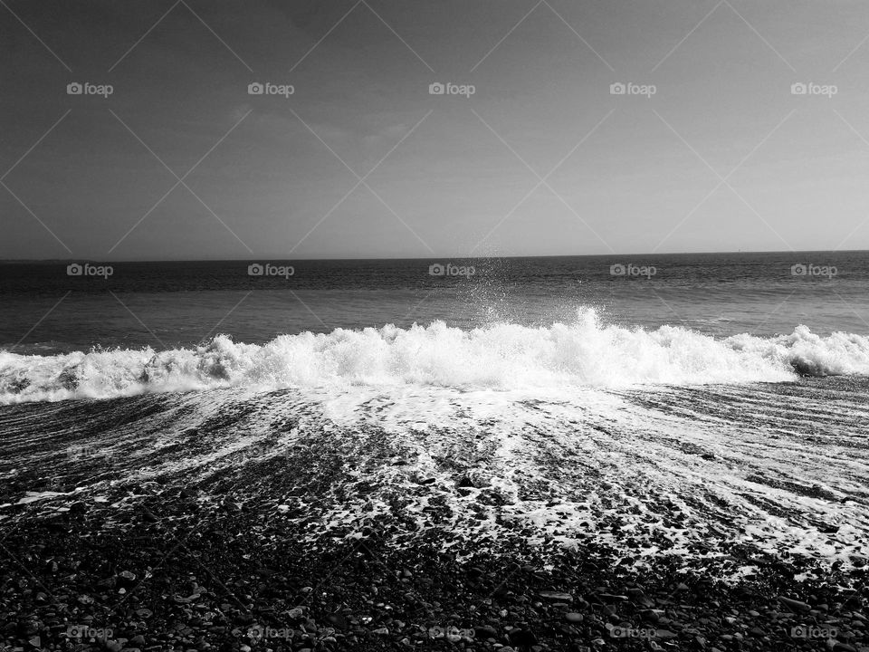 I connect with the Sea feeling its energy, watching and listening to the movement of the waves, feeling the wet sand, the waves on the skin, soaking my feet in the sea water and realizing its immensity and beauty.