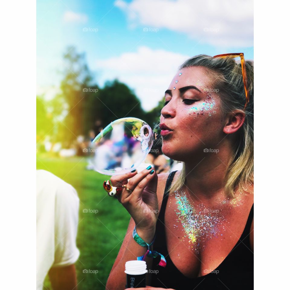  Bubble summer
@tildakampman  on instagram