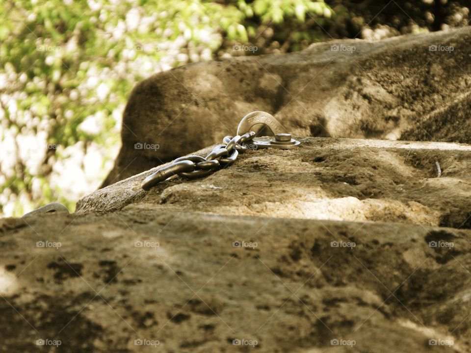 Mountain climbing chain hook