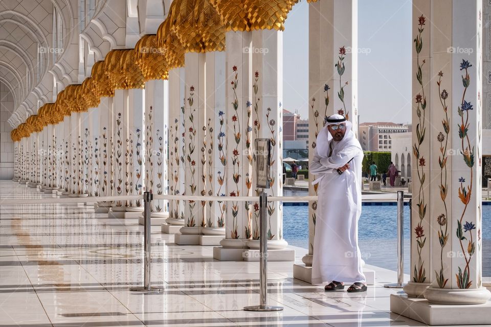 The famous white mosque in Dubai