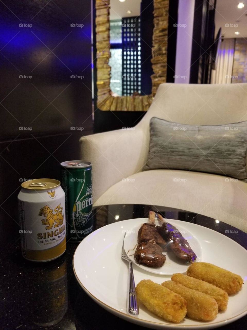 BUSINESS CLASS AIRLINE LOUNGE