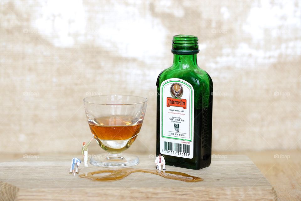 close-up with the hobby miniatures and green bottle