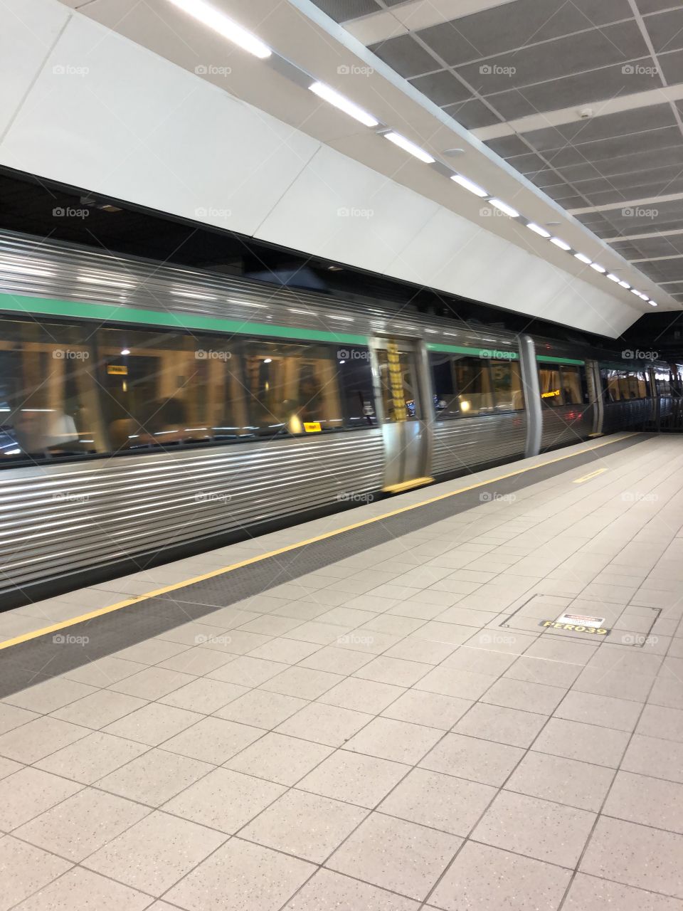 A train is coming to the platform 