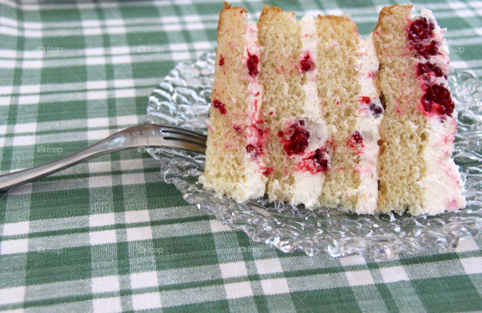 Raspberry layer cake