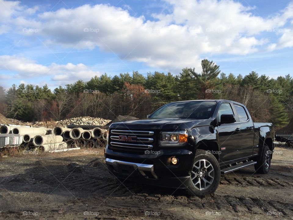 2015 GMC Canyon front 75 