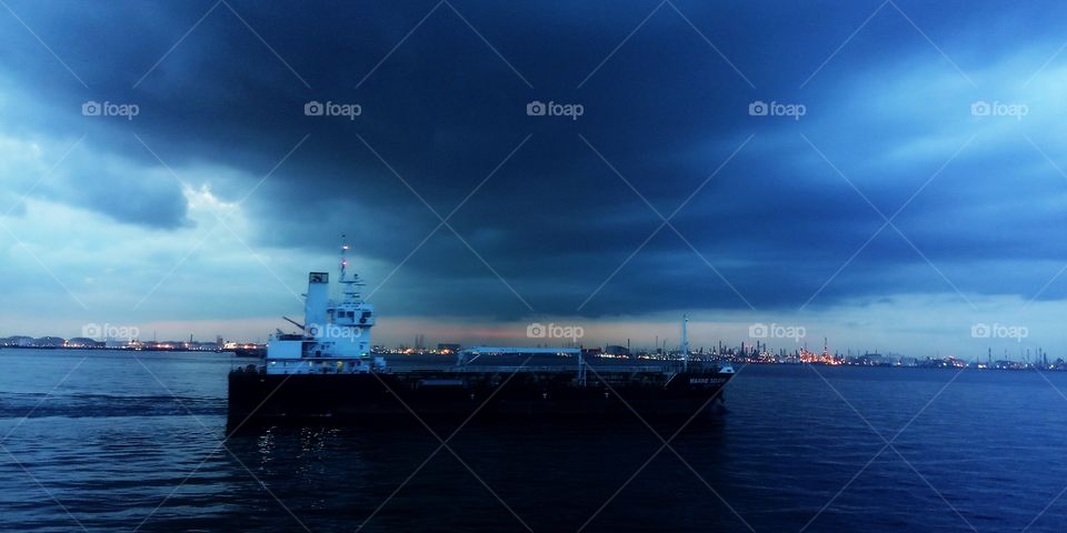 Singapore after 🌅
260121
#At sea