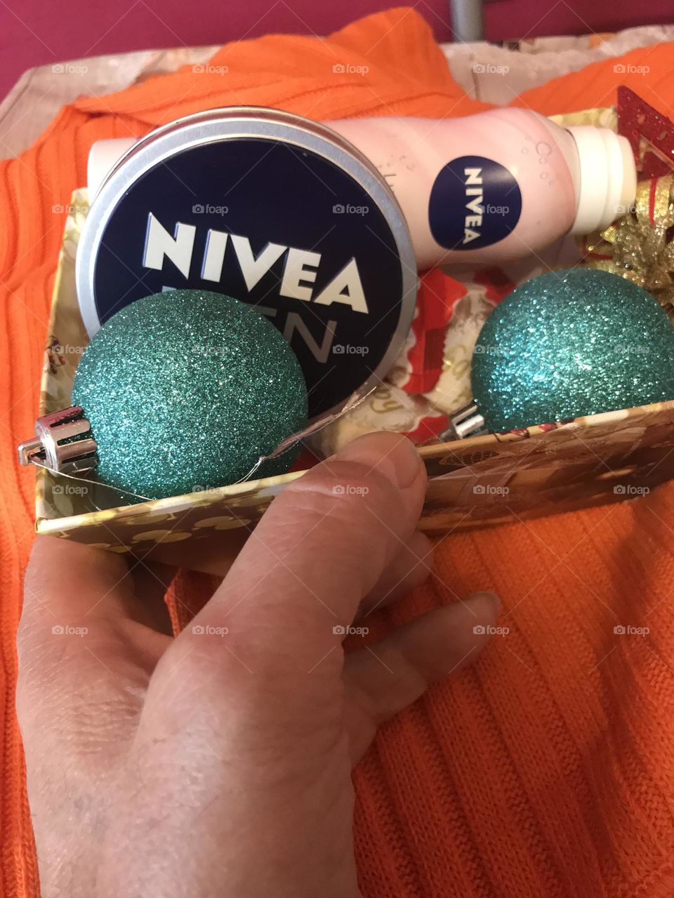 Nivea produces Christmas gifts