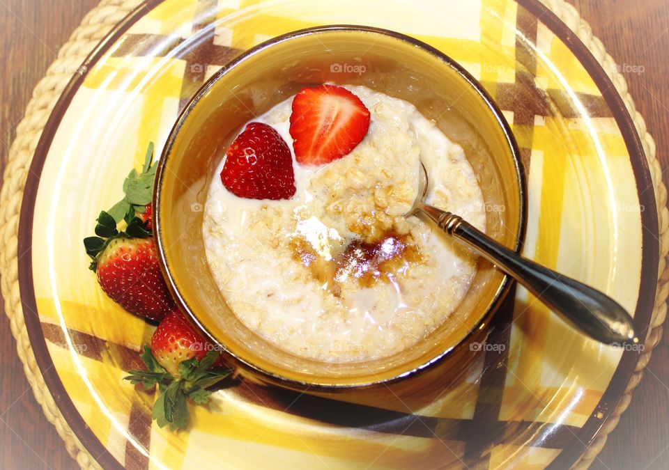 Oats and strawberries 