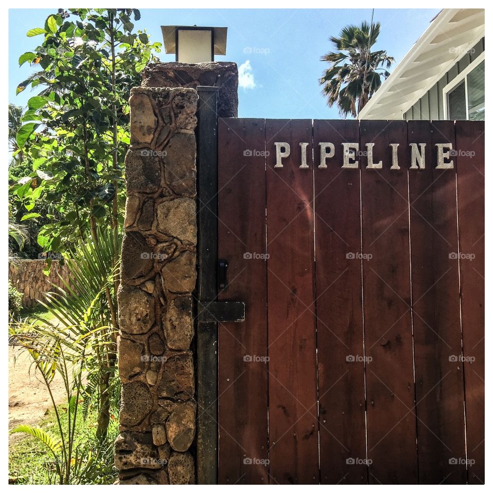 Entry to Pipeline, Oahu, HI
