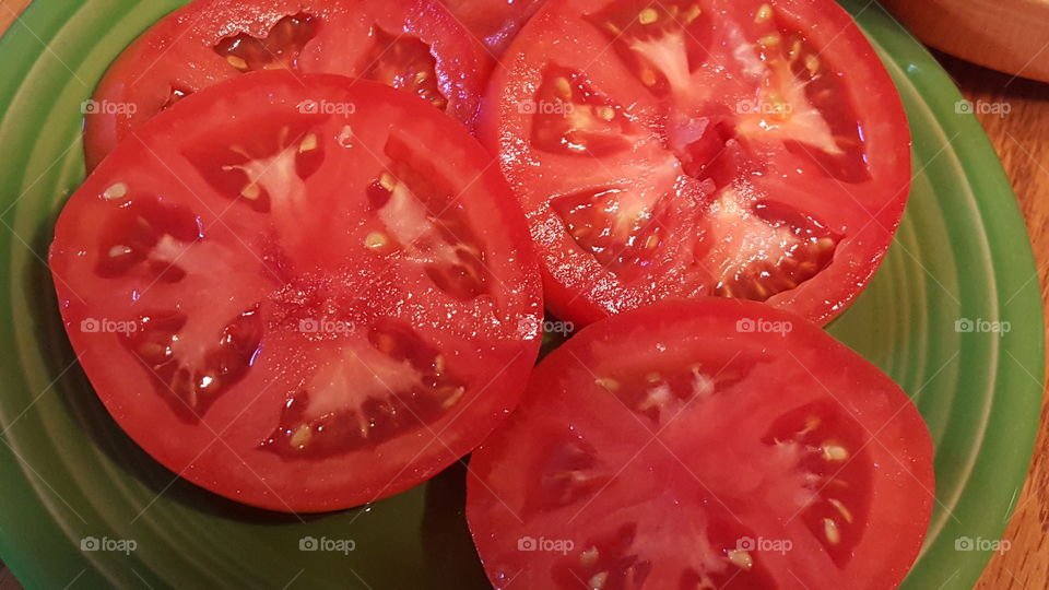 sliced tomato