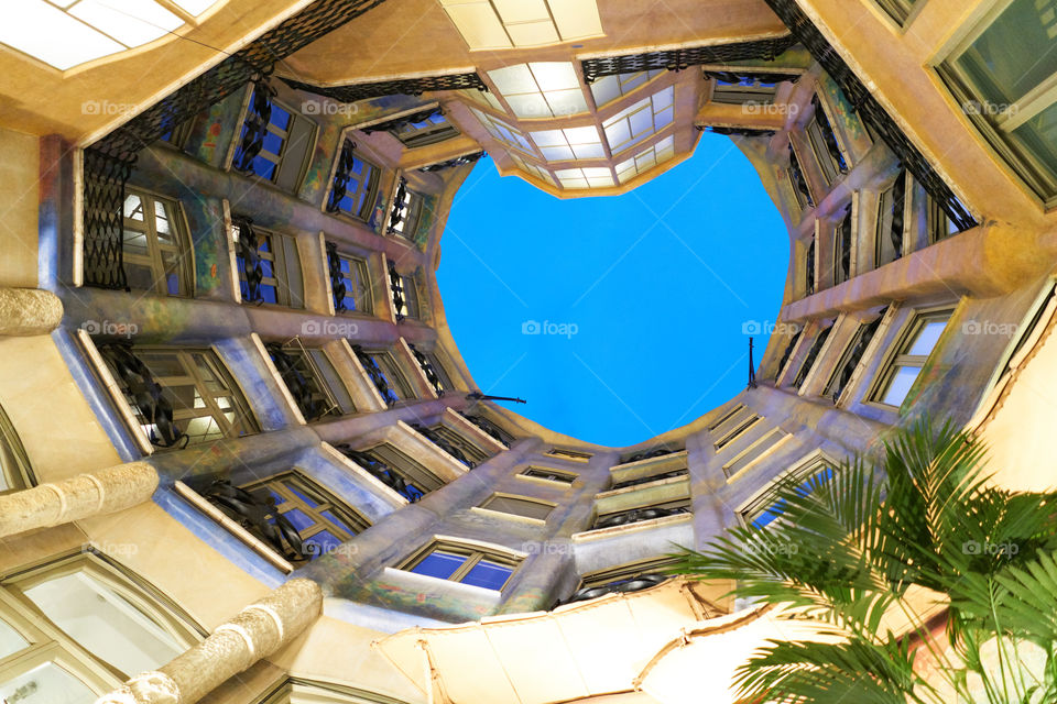 Looking up at La Pedrera 