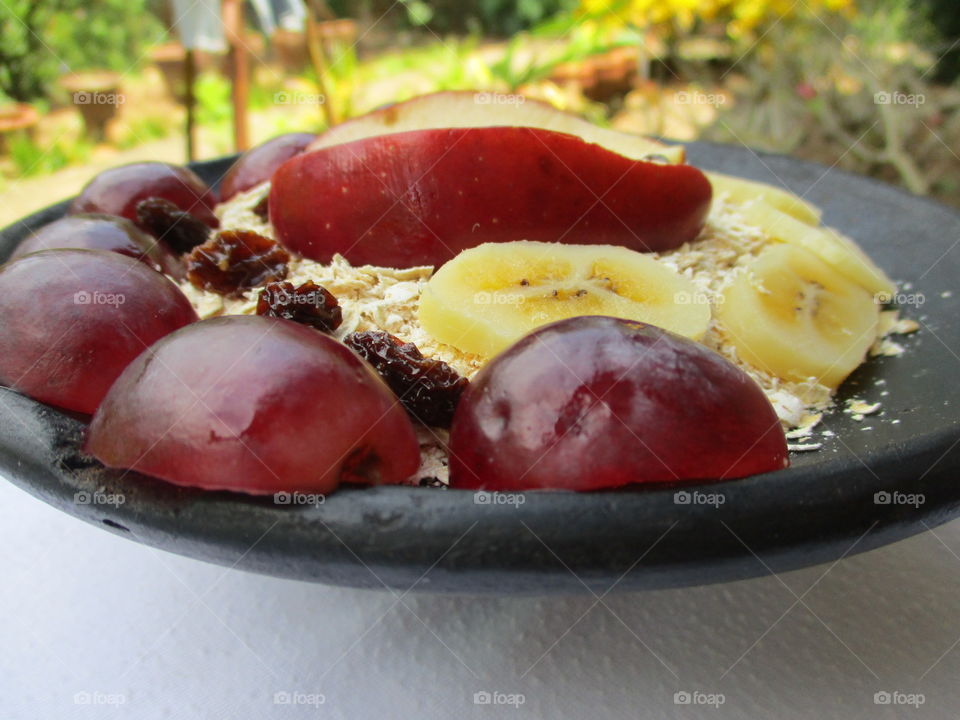 grapes banana apple oats