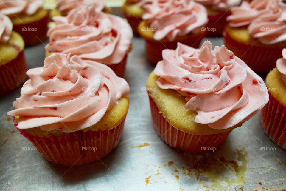 Strawberry cupcakes 