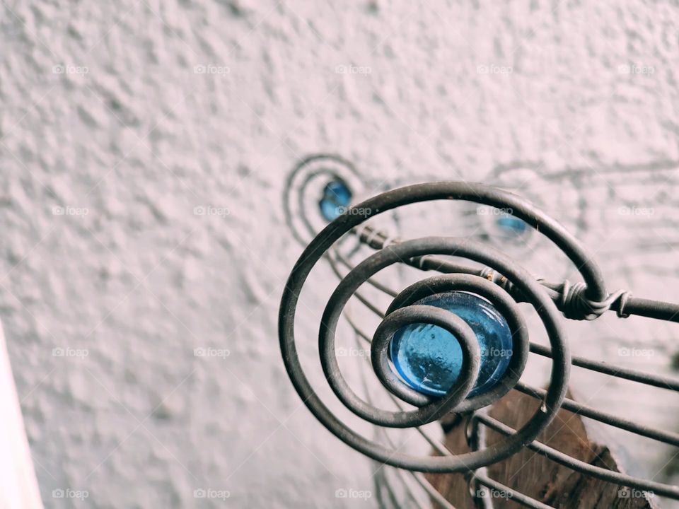 Spiral with glass ball