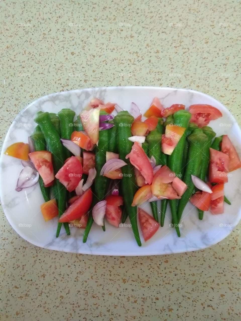 okra salad in to tomatoes