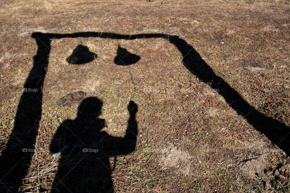 A shadow of man ring a bell