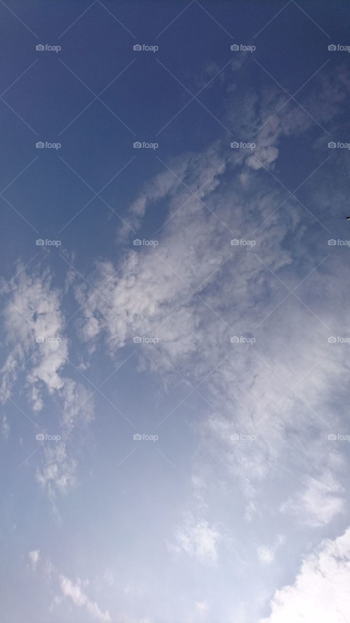 parcialmente nublado