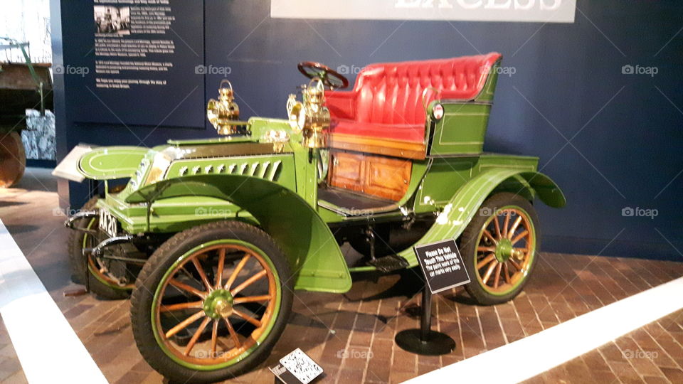 vintage car at beaulieu 
motor  museum