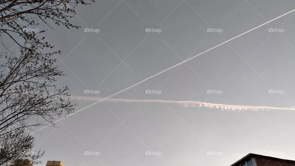 plane trail