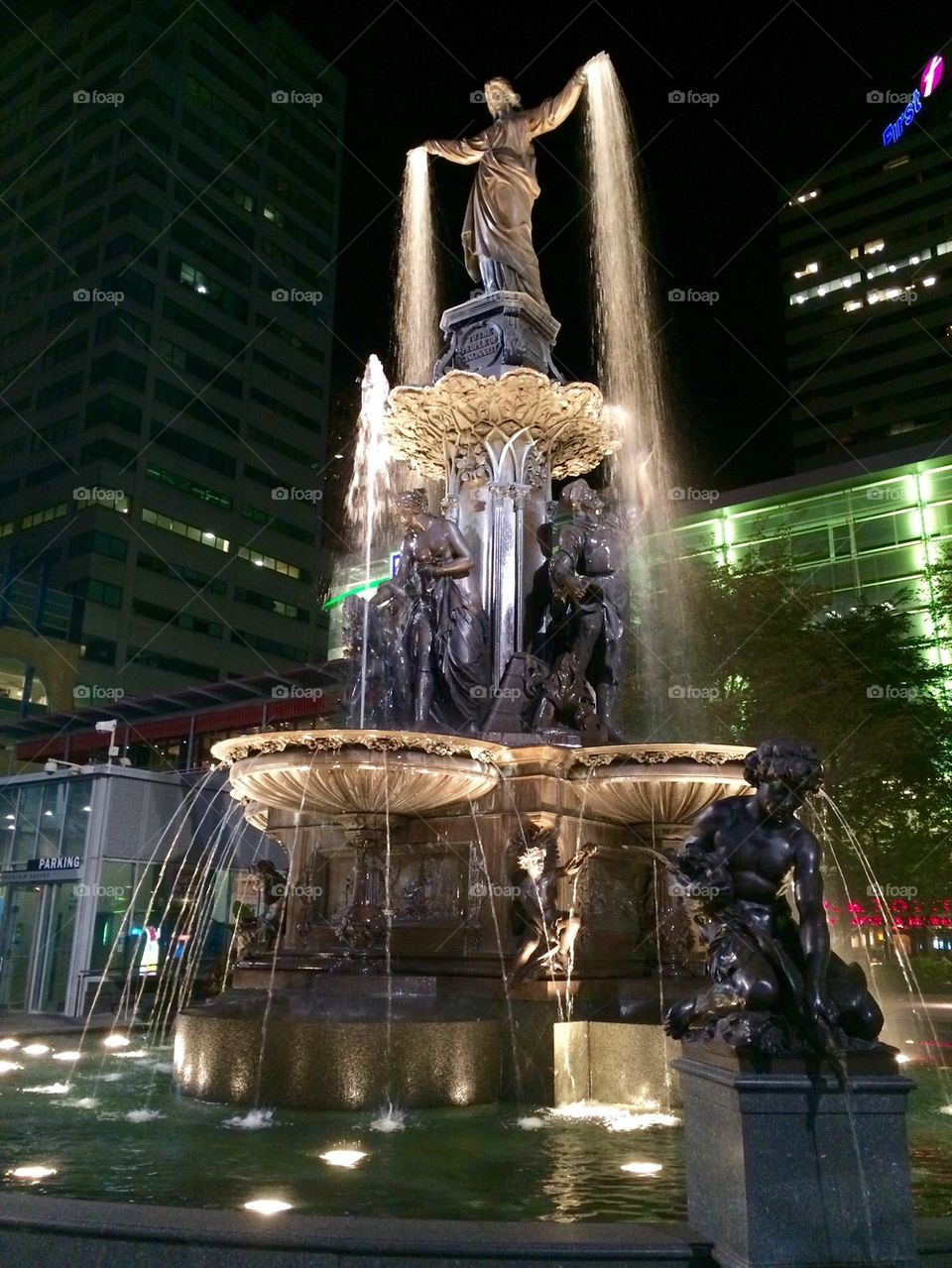 Cincinnati Fountain Square 