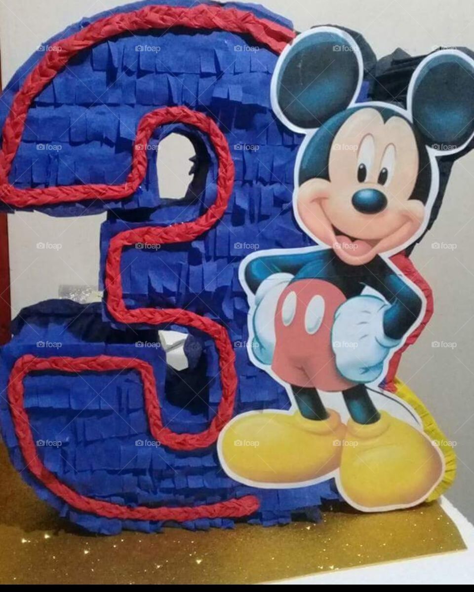 Mickey piñatas