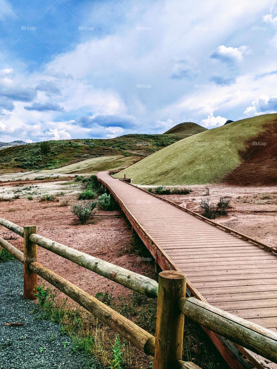 hardwood boardwalk to protect the underground at John day fossils bed national park