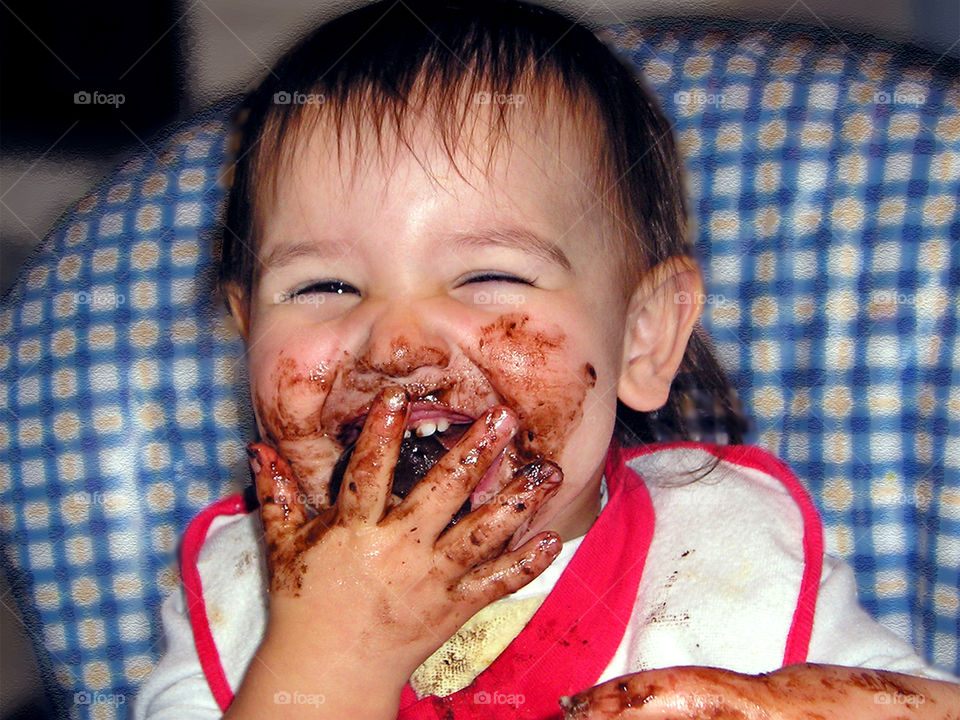 Smile of a chocolate cookie discoverer! First time tasting chocolate is bound to bring a smile to anyone’s face! This chocolate mint cookie was clearly a hit with my darling daughter as the smile couldn’t be wider. 