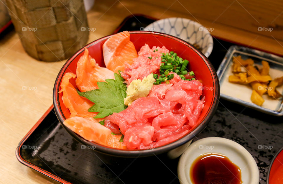 Rice with sashimi