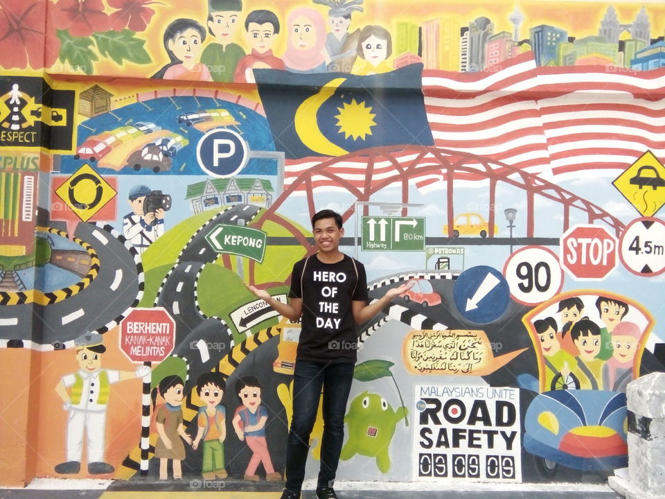 Beautiful mural painting of road safety by Kuala Lumpur Islamic School students, located in Malaysia 🇲🇾❤