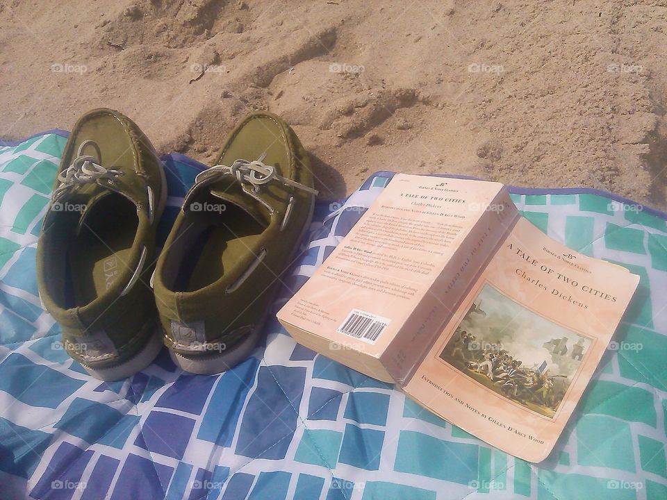 Reading on the Beach 2