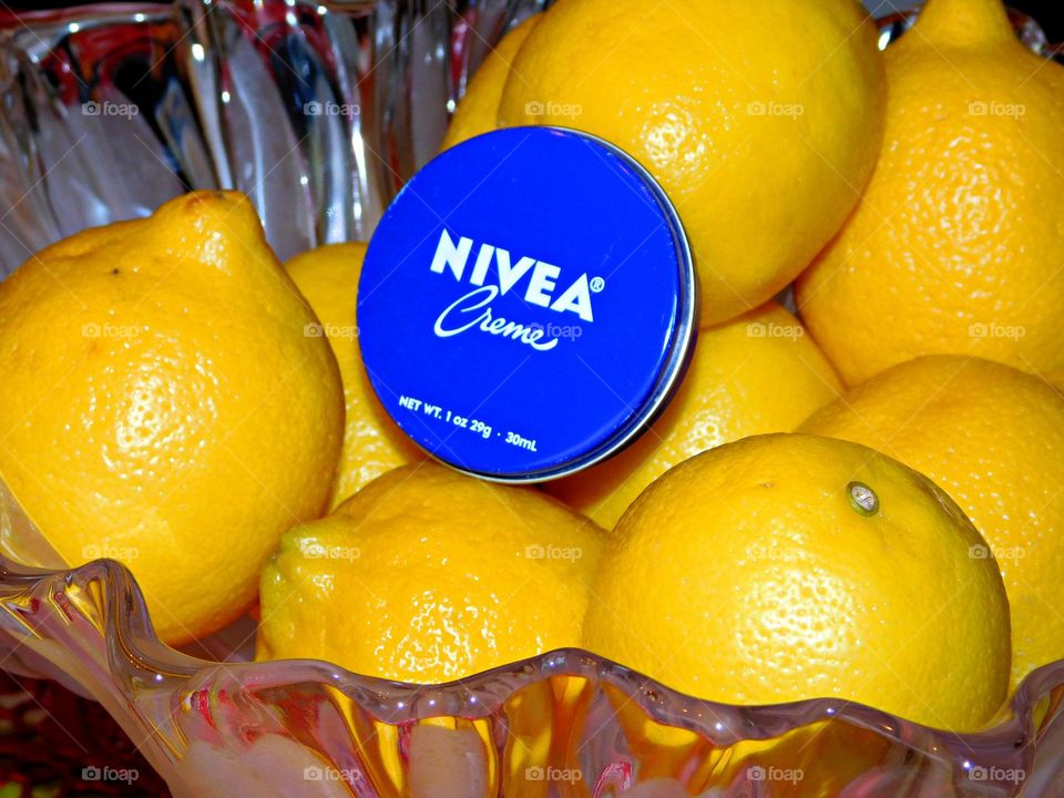 Nivea hand cream leaves your hands ready to work immediately after application. It protects and restores your skin. It quickly absorbs into the skin to restore lost moisture from within