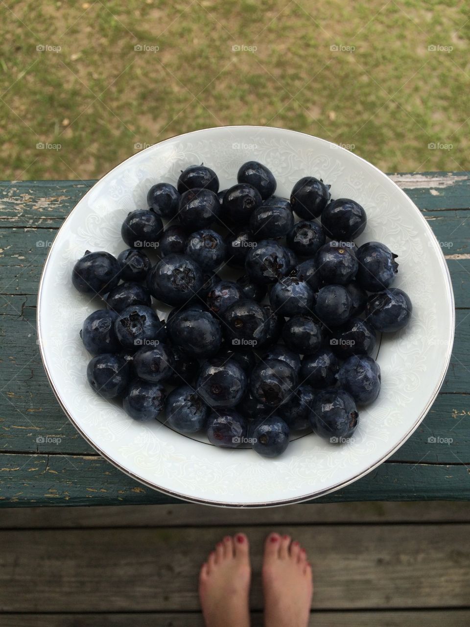 Blueberries summer refreshing toes