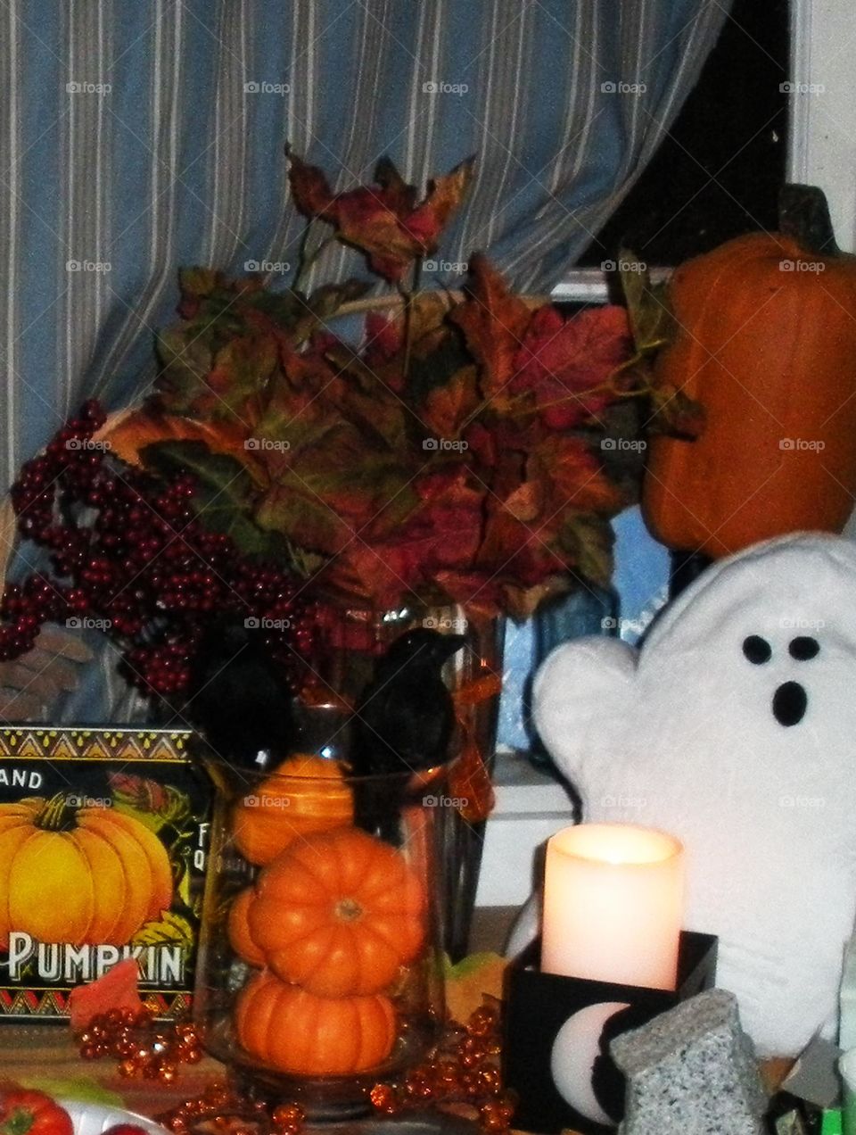 Halloween pumpkins and ghost table decor