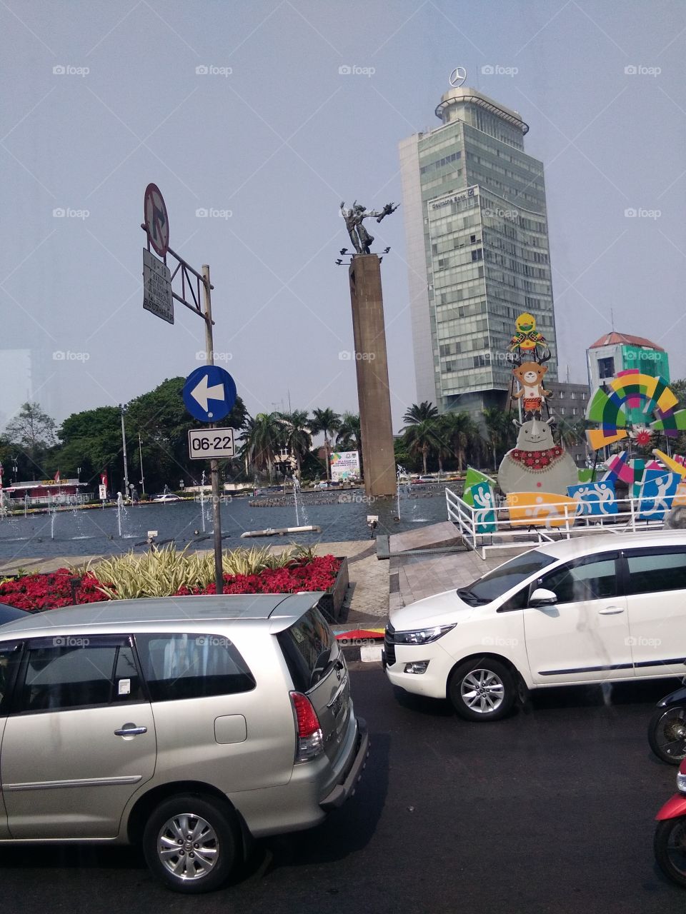 Welcome circle roundabout