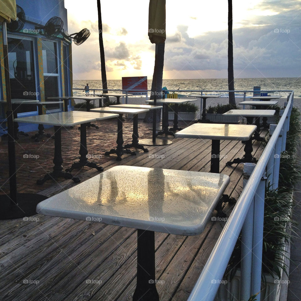 beach sun restaurant empty by downtownftl