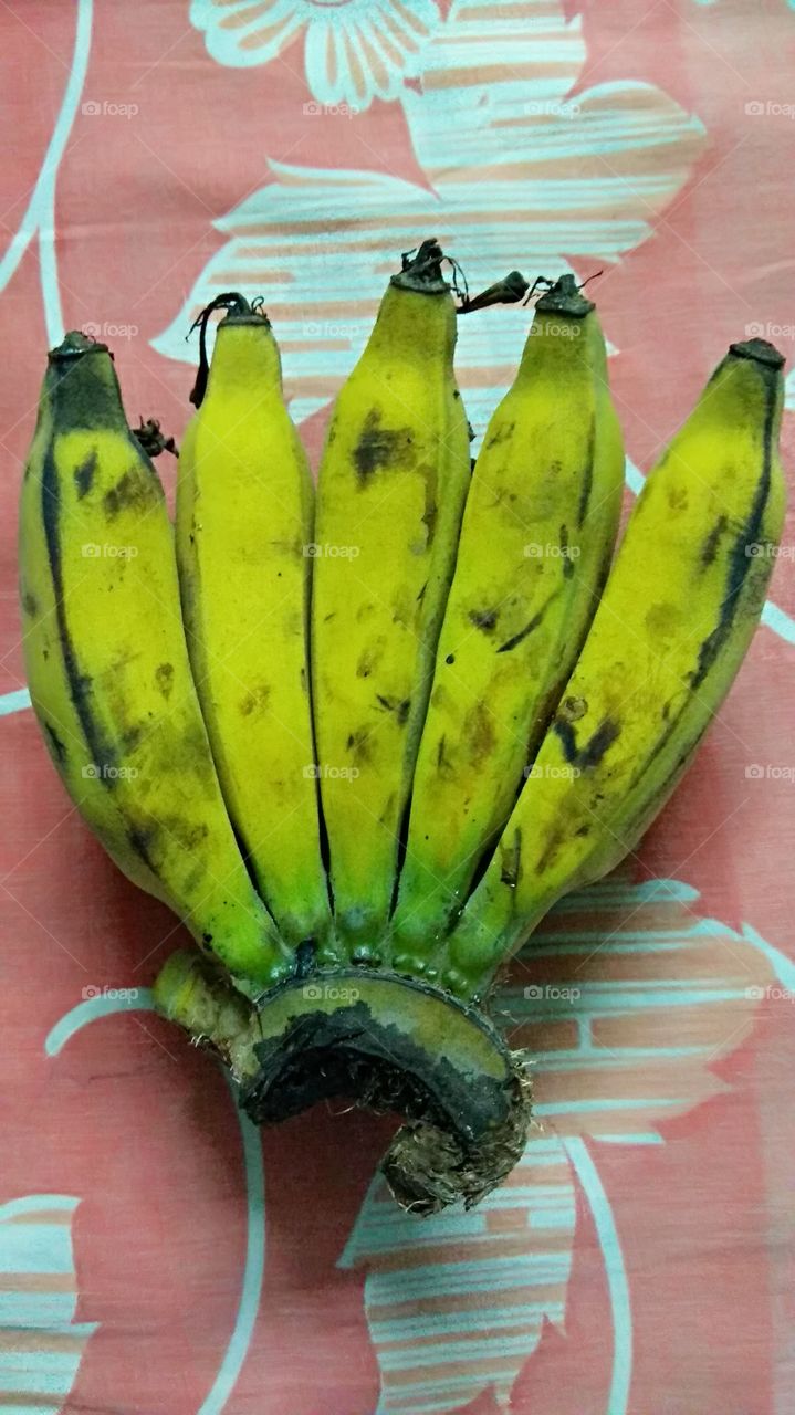 Banana is a fruit rich in potassium, vitamin B and fiber. The antioxidant amount of banana is increased when it is overdose. Antioxidants play an important role in preventing various diseases of the body.Reduce blood pressu


Chest pains in the chest