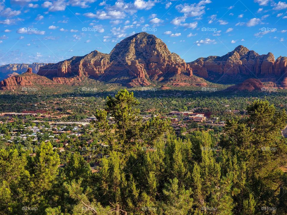 Sedona Arizona features magnificent red rock outcroppings and geological formations with names like Thunder Mountain, Coffee Pot Rock and many more