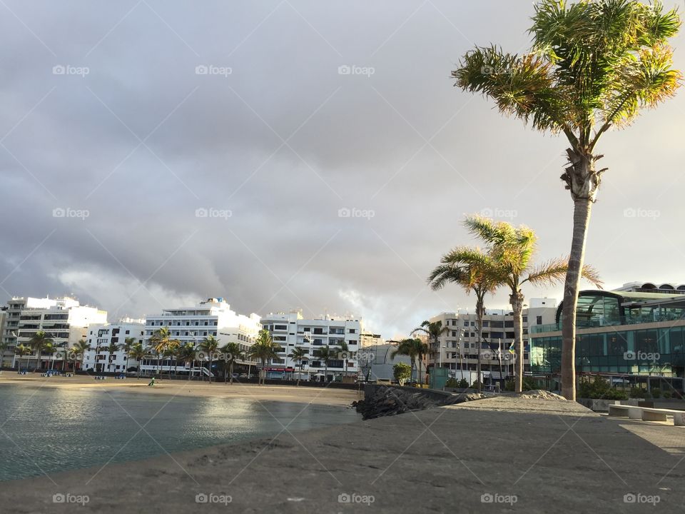 Amanecer julio desde Océano Atlántico 