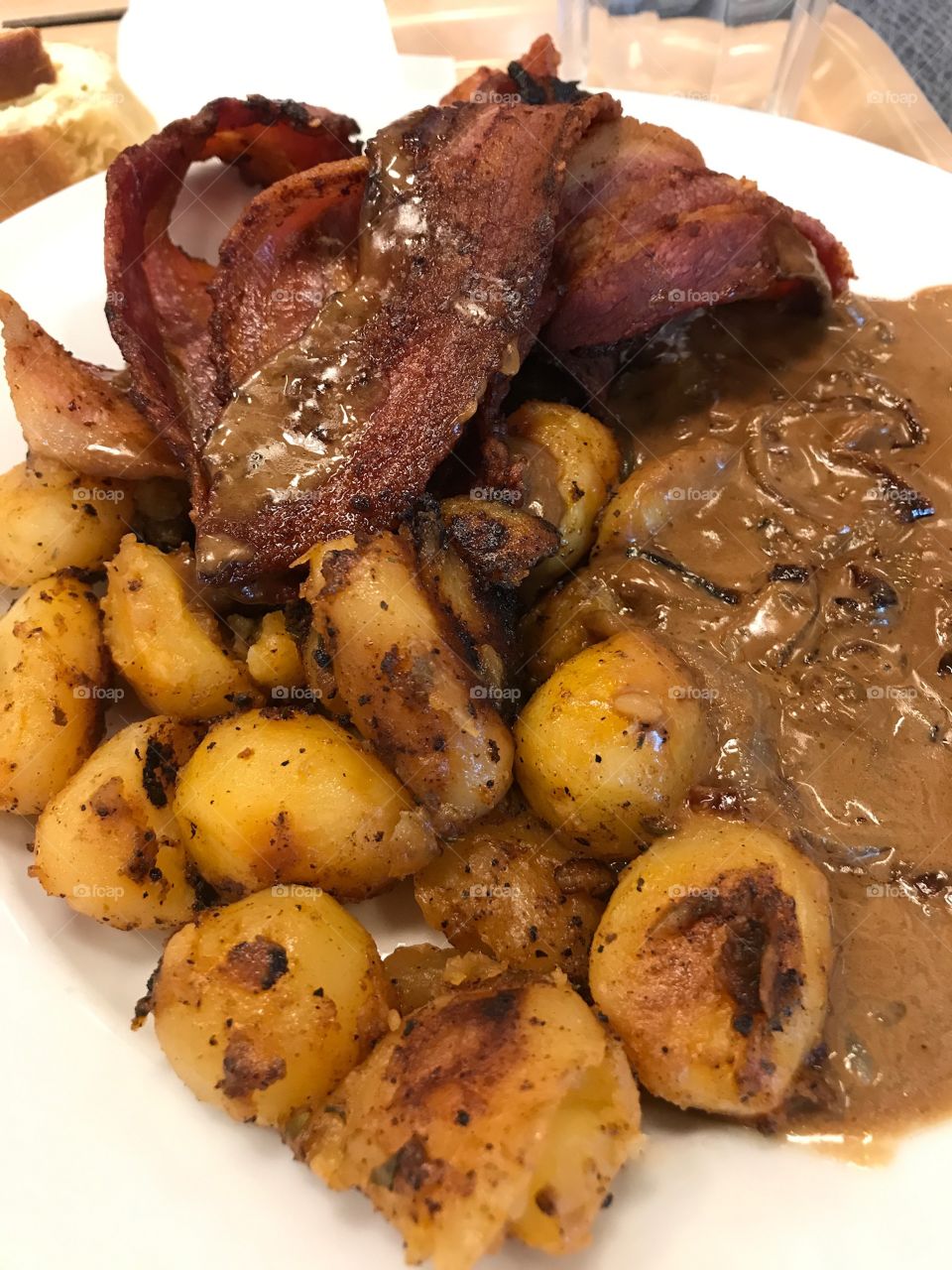 Stekt fläsk med löksås