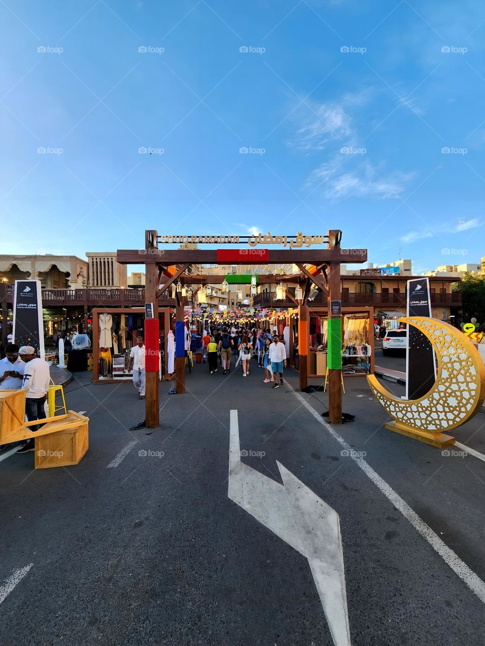 Ramadan markets have long been associated with the Holy Month.At these family-friendly shopping events, you’ll be able to shop for kaftans, dates, lanterns and so much more.
📍Souq Ramadan Markets : Dubai,Deira