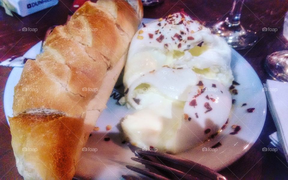 burrata queijo comida pão